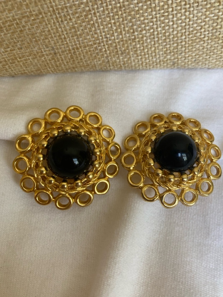Paolo Gucci Vintage Clip Earrings Black Cabochon Filigree Gold Tone